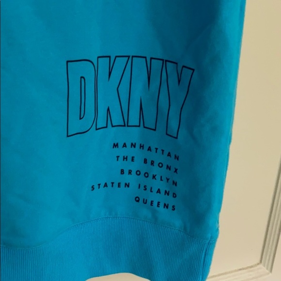 NWT men’s DKNY sport short sleeve with hood - Picture 11 of 11